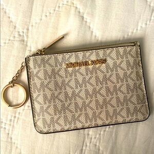 Michael Kors Cream key and card holder with Gold-Tone Hardware